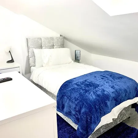Guest house Kunda House Sparkbrook *